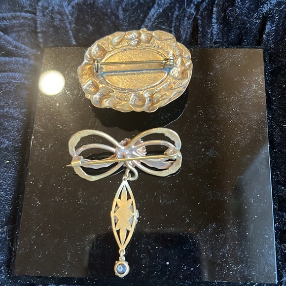 Solid brass brooches - Picture 5 of 7